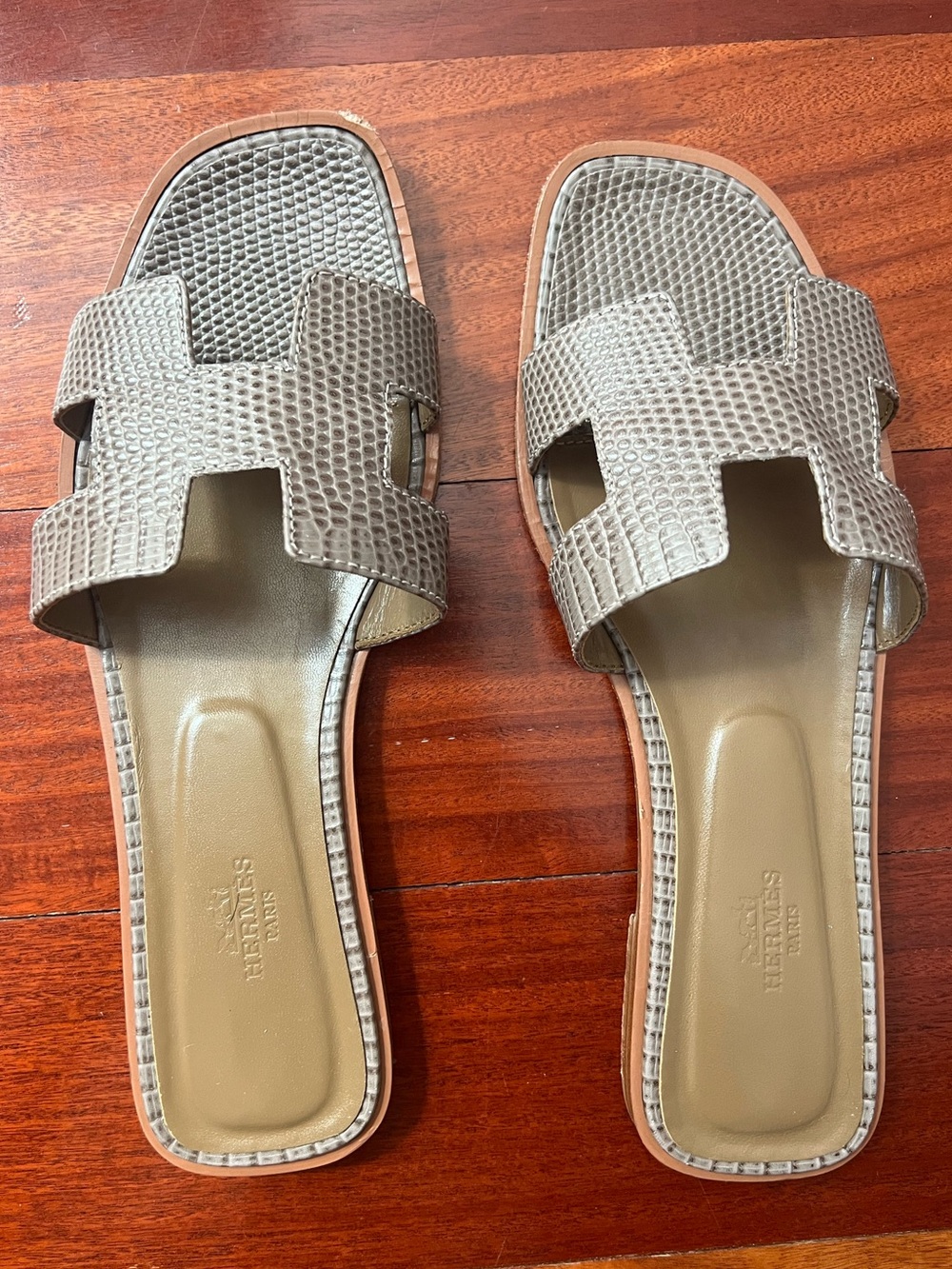 2021 Authentic Hermes Oran Lizard Sandals 🩶